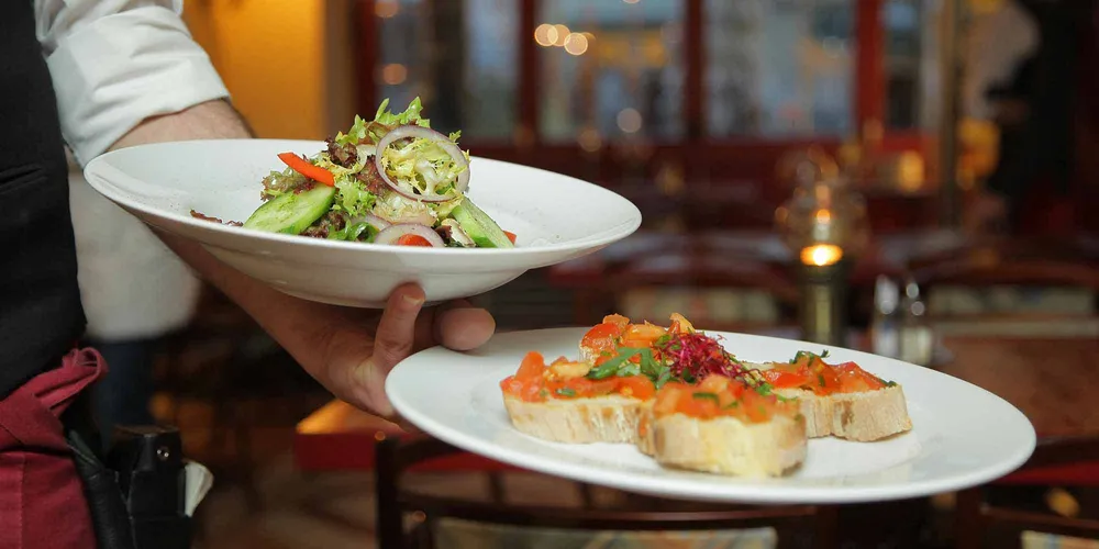 Lavish Food Delights to Check on Your Dubai Yacht Charter