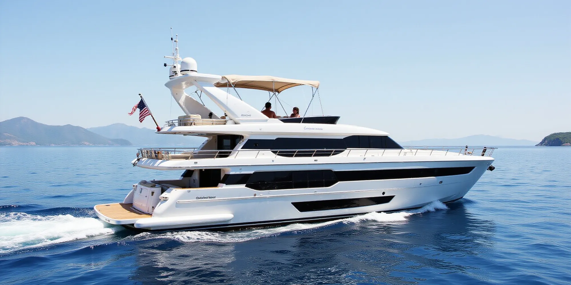 Small Party Yacht: Compact Luxury for Elite Parties
